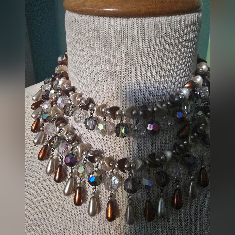 Breath-taking Vintage Multi-strand Pearl and Crystal Necklace - Picture 5 of 6